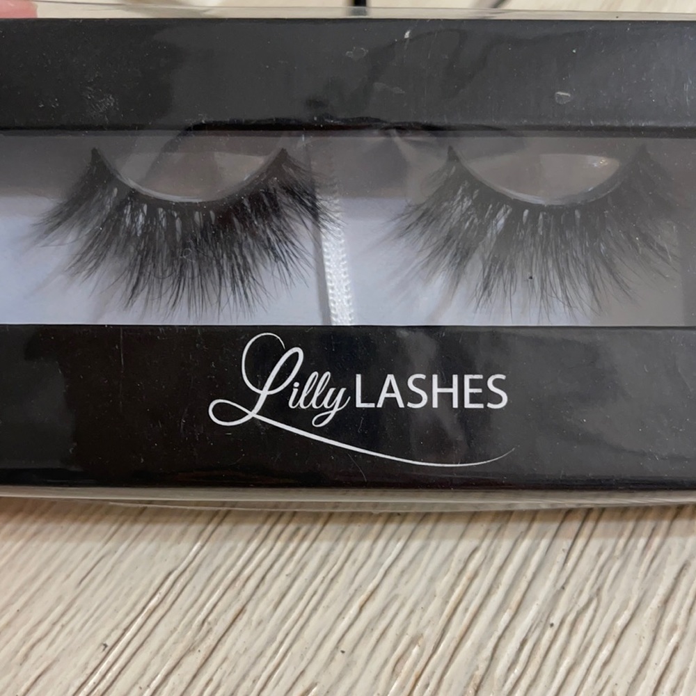 NIB Lilly Lashes
